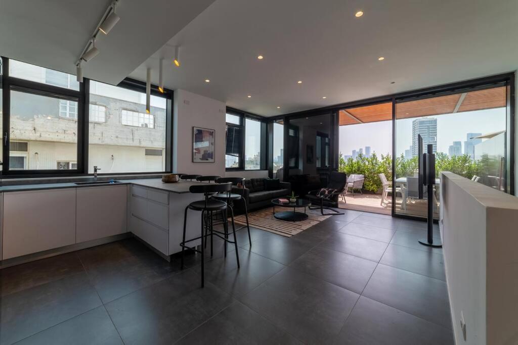 Amazing Penthouse On Gordon Beach 8 Guests Tel Aviv Ngoại thất bức ảnh