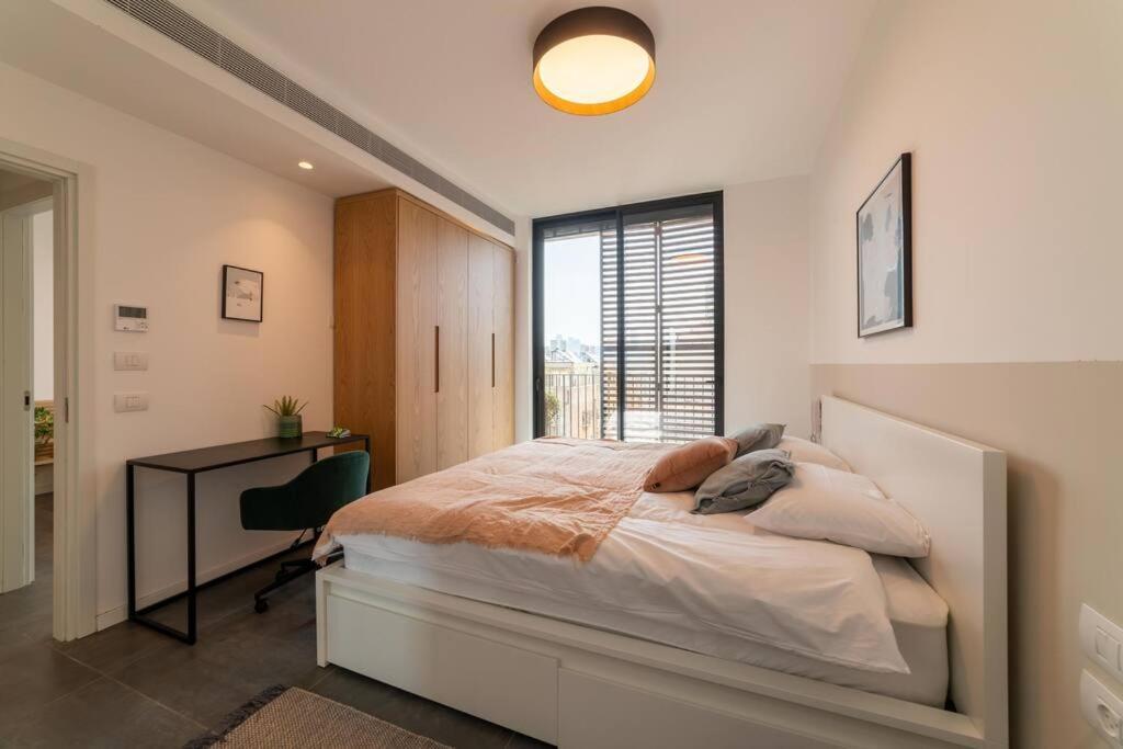 Amazing Penthouse On Gordon Beach 8 Guests Tel Aviv Ngoại thất bức ảnh